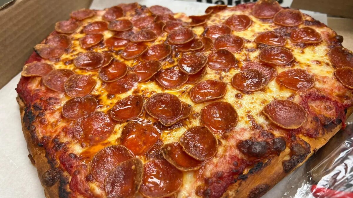 heart shaped pizza for valentines day